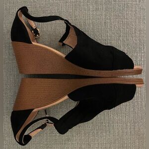 Brand new. Never worn.